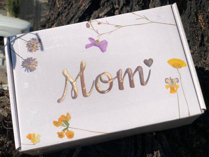 Mom_fb9fe418-50c1-4ab4-bcc7-8c28418d8d06